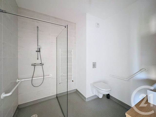 Appartement T2 à louer - 2 pièces - 42.08 m2 - LAMBALLE - 22 - BRETAGNE - Century 21 Coeur De Penthièvre
