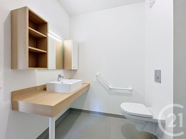Appartement T2 à louer - 2 pièces - 42.11 m2 - LAMBALLE - 22 - BRETAGNE - Century 21 Coeur De Penthièvre