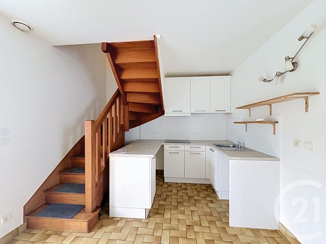 Appartement T3 à louer - 3 pièces - 47.0 m2 - LAMBALLE - 22 - BRETAGNE - Century 21 Coeur De Penthièvre
